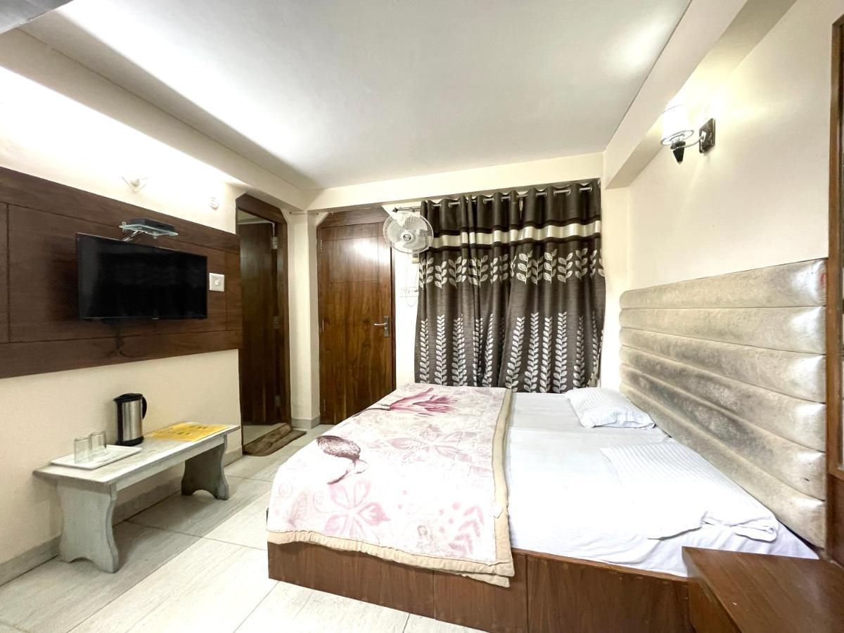 Hotel Prince ! Nainital Mall Road-Prime-Location In-Front-Of-Naini-Lake Hygiene-And-Spacious-Room Exterior photo