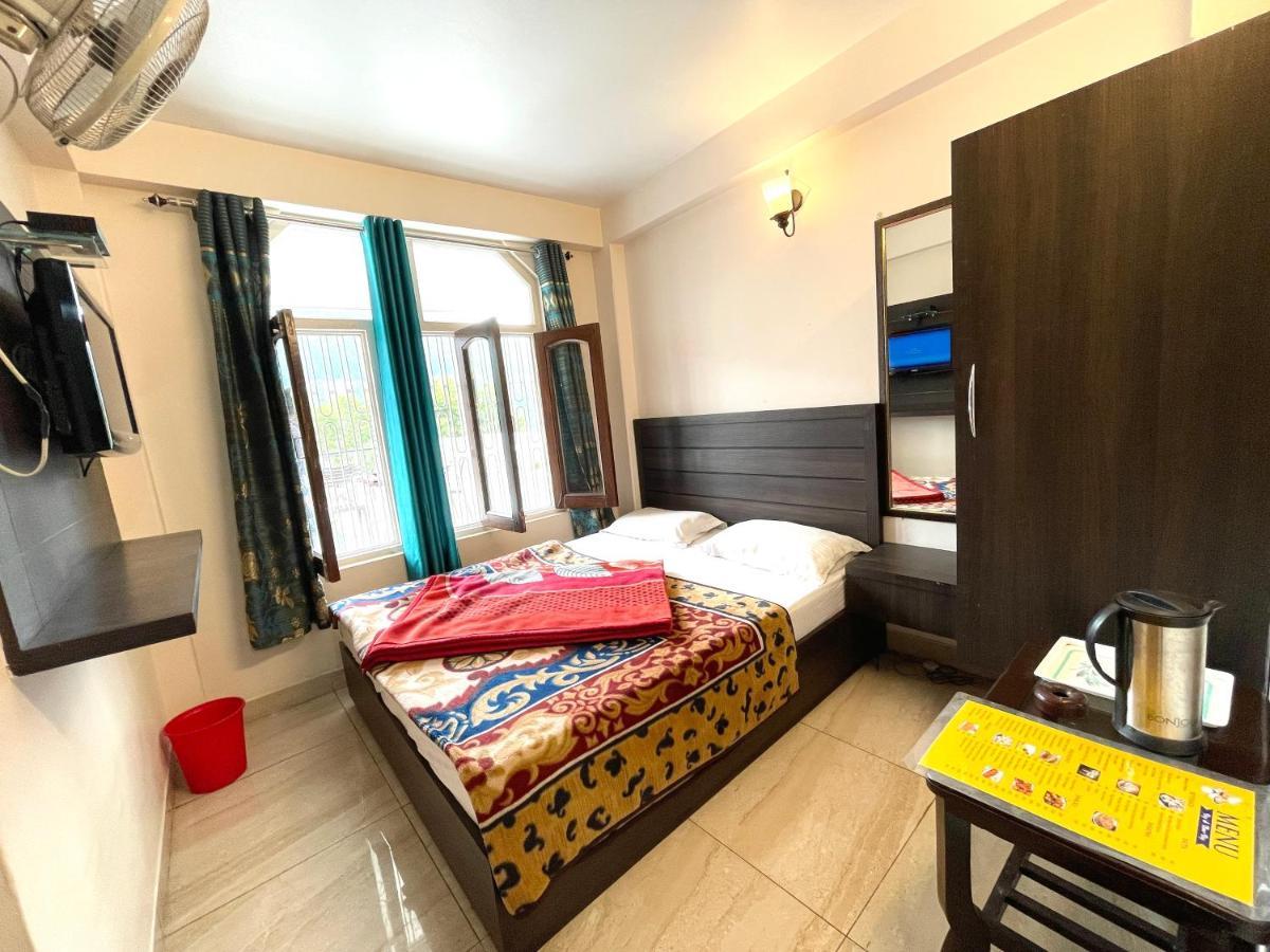 Hotel Prince ! Nainital Mall Road-Prime-Location In-Front-Of-Naini-Lake Hygiene-And-Spacious-Room Exterior photo