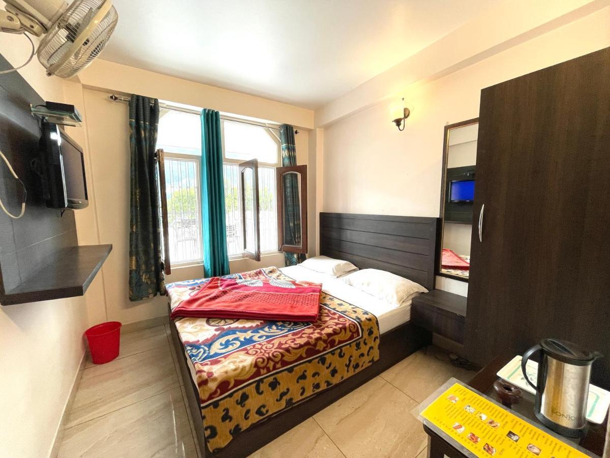 Hotel Prince ! Nainital Mall Road-Prime-Location In-Front-Of-Naini-Lake Hygiene-And-Spacious-Room Exterior photo